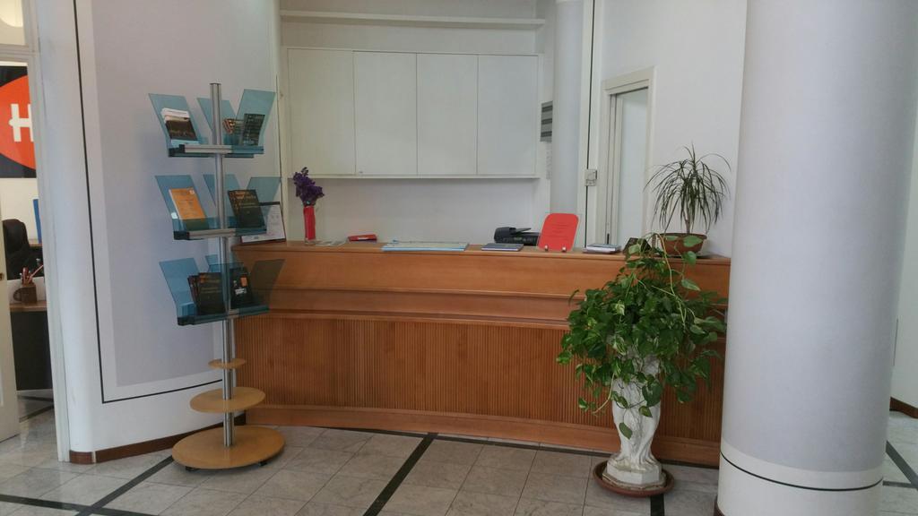 Domus Hotel Alessandria Exterior foto